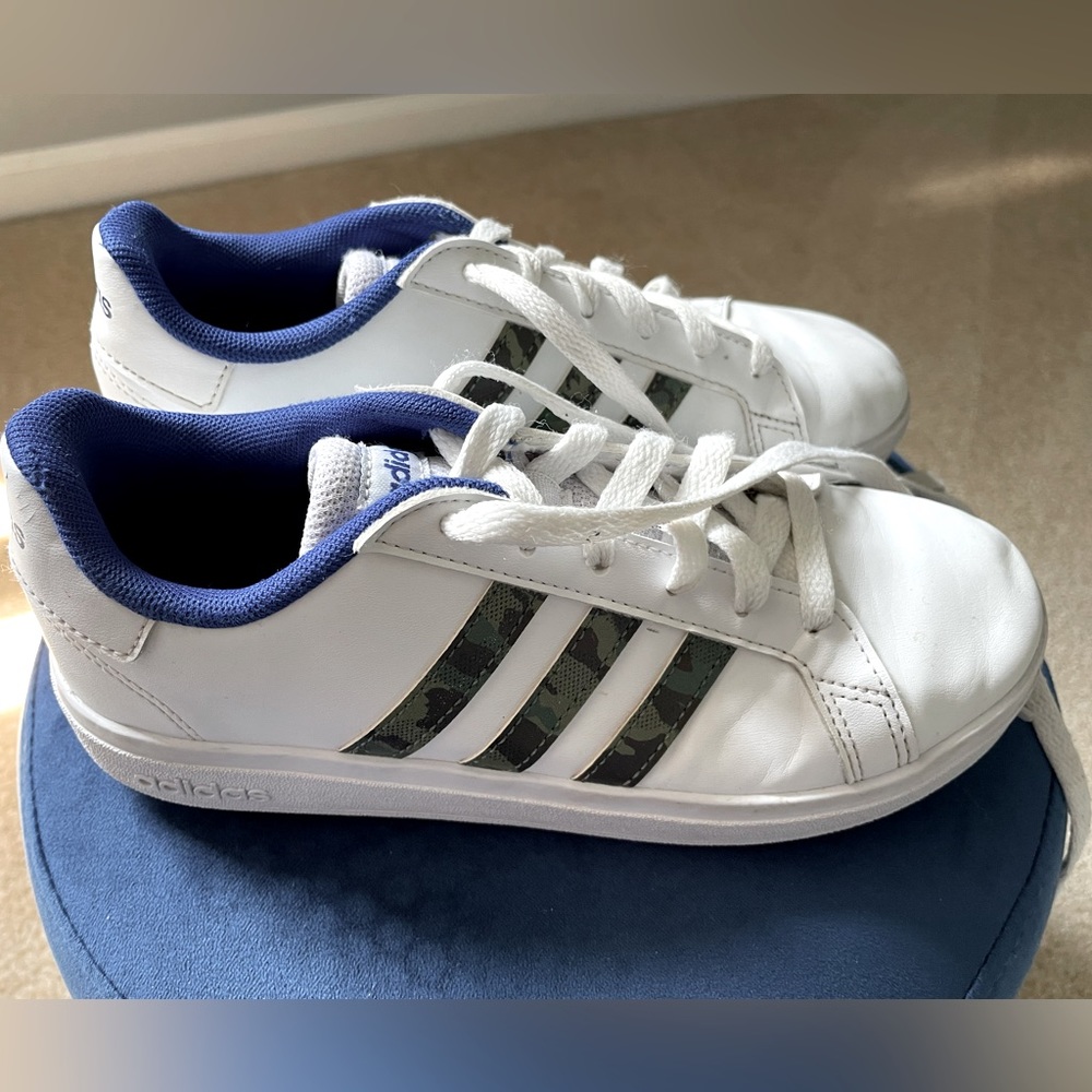 Adidas sneakers size youth 3. Good condition, throughly washed with fresh scent